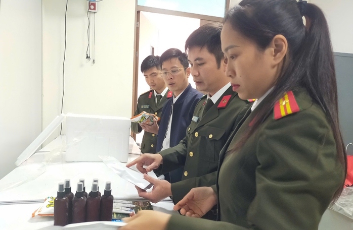 "Thần y" dỏm "Ho&agrave;ng Minh Đường" từng bị xử phạt 82 triệu đồng - Ảnh 4.