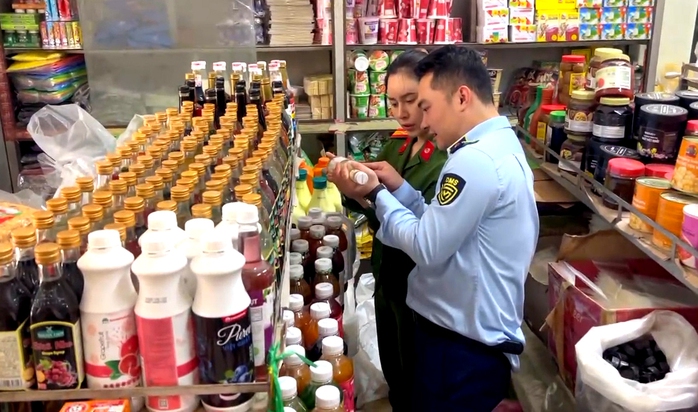 Bất thường tiệm tạp h&oacute;a b&aacute;n ruốc heo gi&aacute; chỉ hơn 100 ng&agrave;n đồng/kg - Ảnh 2.