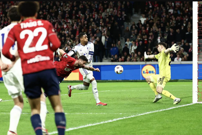 Ollie Watkins tỏa s&aacute;ng, Aston Villa chiếm lợi thế tại Europa League - Ảnh 2.