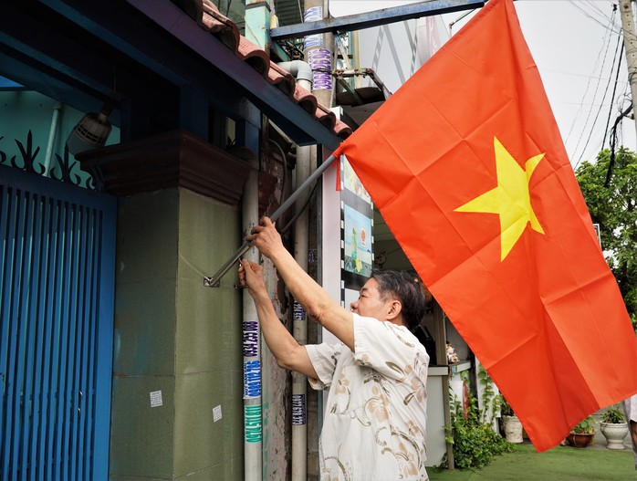 treo cờ - Ảnh 1.