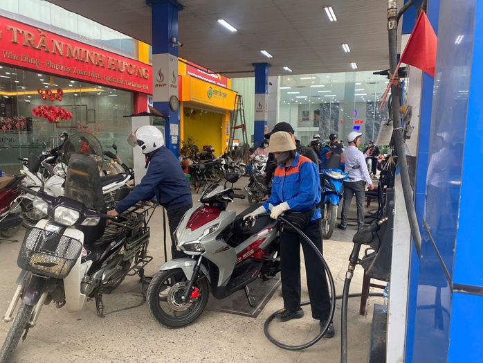 Điều chỉnh gi&aacute; xăng dầu 2026: Giải ph&aacute;p ổn định kinh tế v&agrave; giảm g&aacute;nh nặng cho người ti&ecirc;u d&ugrave;ng - Ảnh 1.