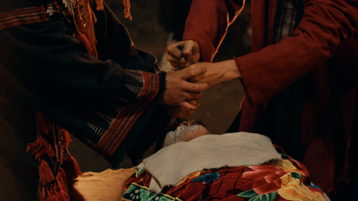  NSƯT Hạnh Th&uacute;y trở th&agrave;nh "tr&ugrave;m ma quỷ" kỳ b&iacute;, gh&ecirc; rợn - Ảnh 11.