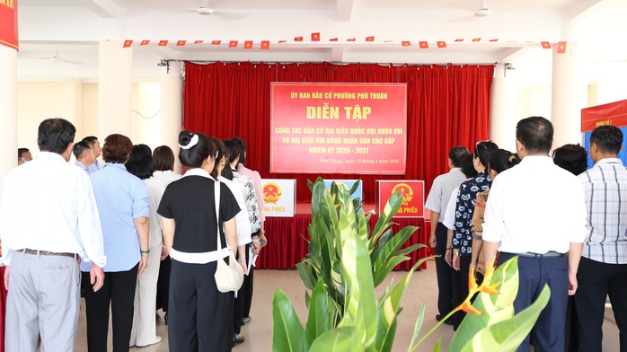 Phường Ph&uacute; Thuận diễn tập c&ocirc;ng t&aacute;c bầu cử - Ảnh 1.
