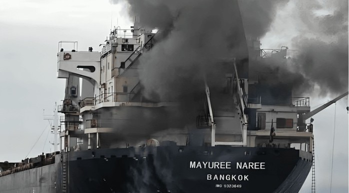 Iran siết chặt eo biển Hormuz v&agrave; khẩu chiến tại LHQ - Ảnh 1.