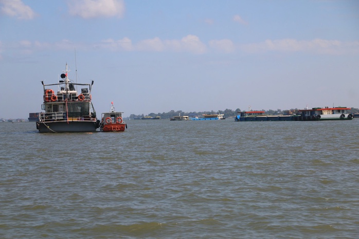 Kh&ocirc;ng c&oacute; việc s&agrave; lan chở c&aacute;t nhập khẩu về Việt Nam bị &ugrave;n ứ do gi&aacute; xăng dầu tăng - Ảnh 8.