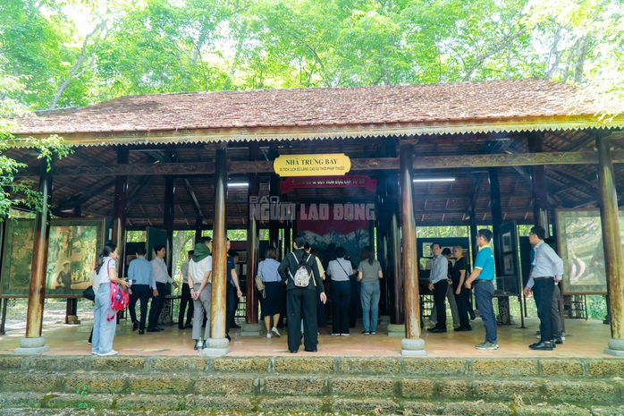 VIDEO: Ngẩn ngơ trước vẻ đẹp thơ mộng của "l&aacute; phổi xanh" Dầu Tiếng - Ảnh 5.