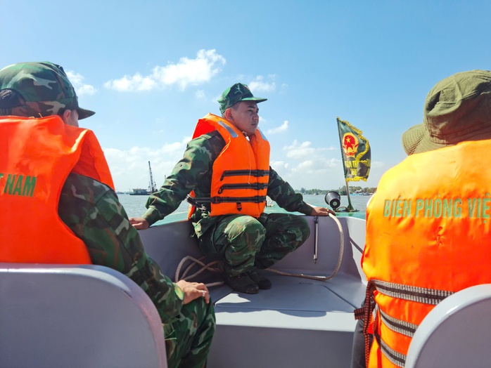 Kh&ocirc;ng c&oacute; việc s&agrave; lan chở c&aacute;t nhập khẩu về Việt Nam bị &ugrave;n ứ do gi&aacute; xăng dầu tăng - Ảnh 13.