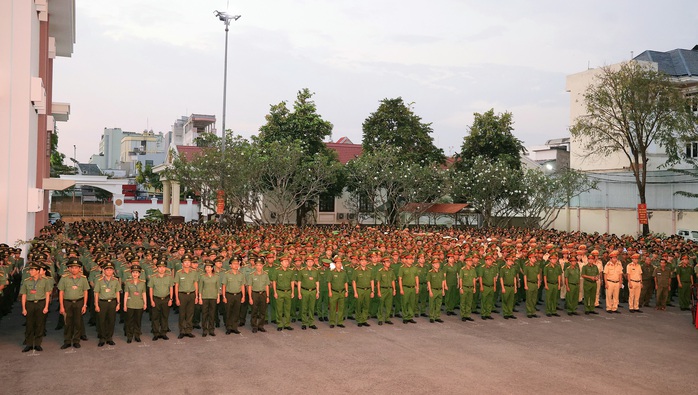 Hơn 2.000 cử tri thuộc lực lượng Công an TP Cần Thơ bầu cử sớm - Ảnh 4.