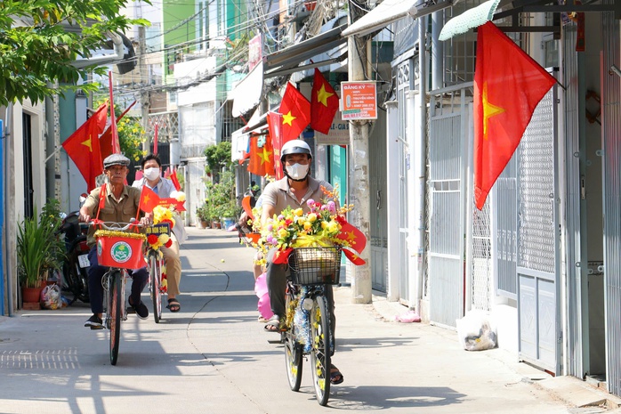 TP Cần Thơ rực rỡ sắc màu trước ngày bầu cử - Ảnh 19.