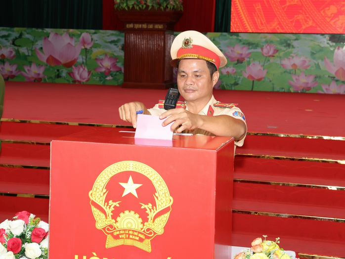 Hơn 2.000 cử tri thuộc lực lượng Công an TP Cần Thơ bầu cử sớm - Ảnh 10.