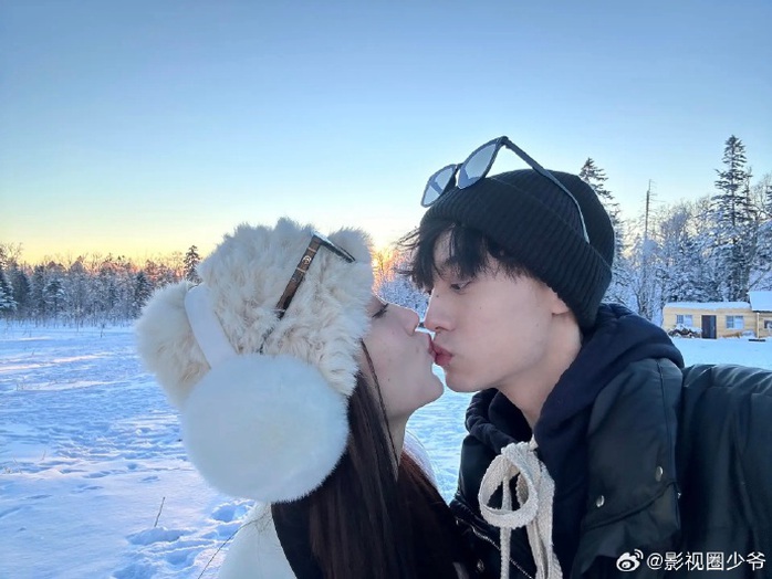 Thêm một "chị dâu cũ" khuấy đảo, mỹ nam quyết kiện - Ảnh 1.