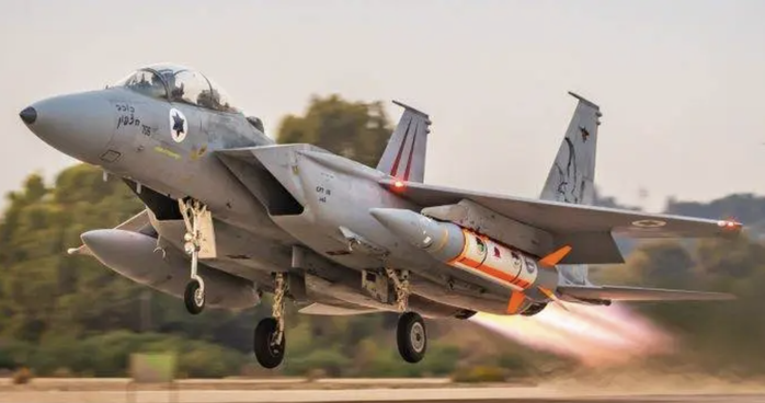 Dàn vũ khí "khủng" làm rung chuyển Trung Đông - Ảnh 2. Dàn vũ khí "khủng" làm rung chuyển Trung Đông - Ảnh 2.