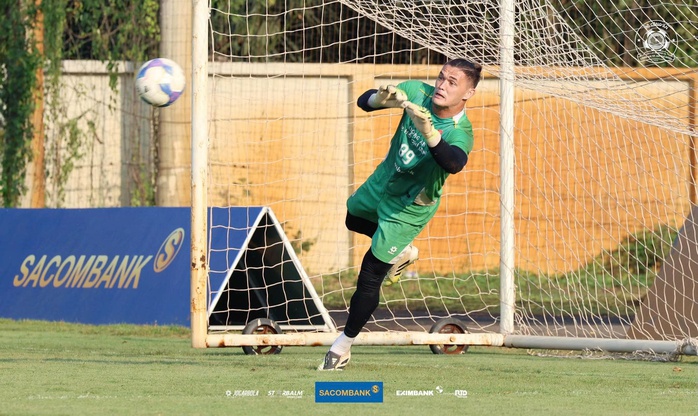  cú hích hay áp lực cho bóng đá Việt Nam? - Ảnh 1.