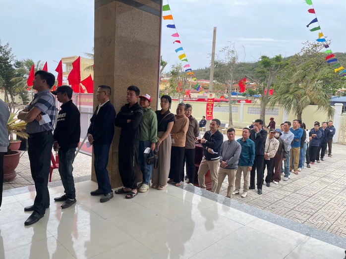 Cử tri đặc khu Bạch Long Vĩ nô nức bầu cử đại biểu Quốc hội 2026 - Ảnh 6. Cử tri đặc khu Bạch Long Vĩ nô nức bầu cử đại biểu Quốc hội 2026 - Ảnh 6.