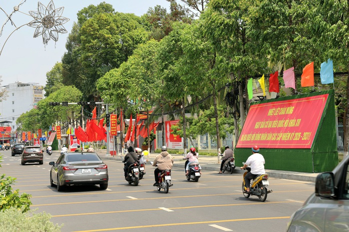 TP Cần Thơ rực rỡ sắc màu trước ngày bầu cử - Ảnh 3.