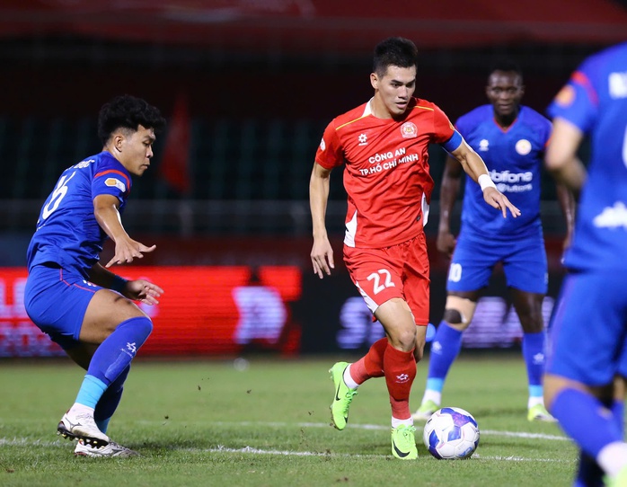 VAR từ chối bàn thắng của PVF-CAND, Khoa Ngô tỏa sáng giúp Công an TP HCM thắng 1-0 - Ảnh 6.