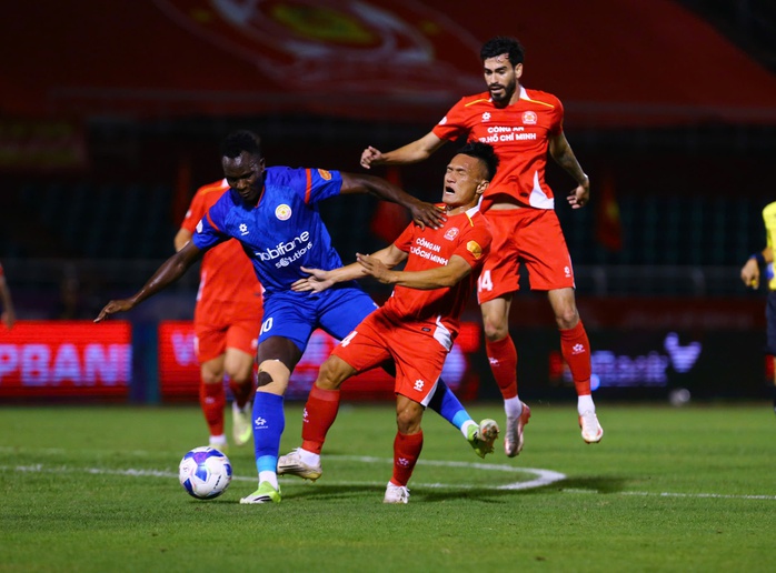 VAR từ chối bàn thắng của PVF-CAND, Khoa Ngô tỏa sáng giúp Công an TP HCM thắng 1-0 - Ảnh 2.