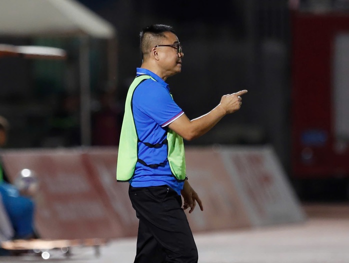 "Bầu" Đại thừa nhận gặp khó khi trở lại V-League - Ảnh 2.