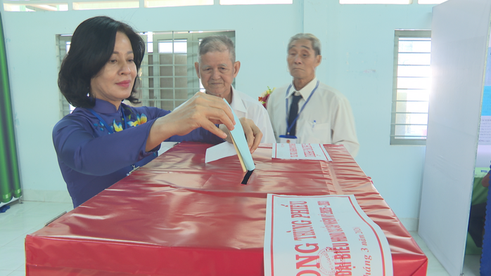 CLIP: Rộn r&agrave;ng ng&agrave;y bầu cử tại Cần Thơ, Vĩnh Long, An Giang, T&acirc;y Ninh - Ảnh 40.