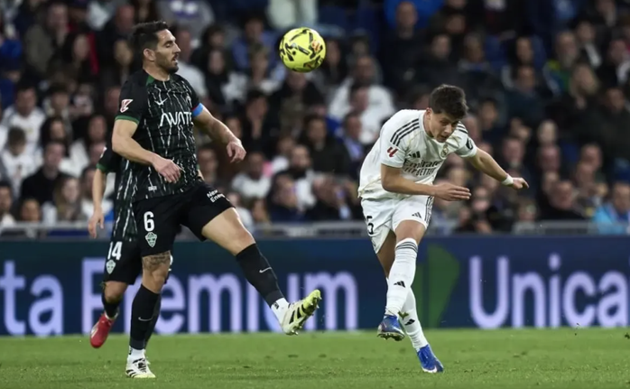 Arda Guler lập si&ecirc;u phẩm ở Bernabeu, Real Madrid đại thắng Elche - Ảnh 4.