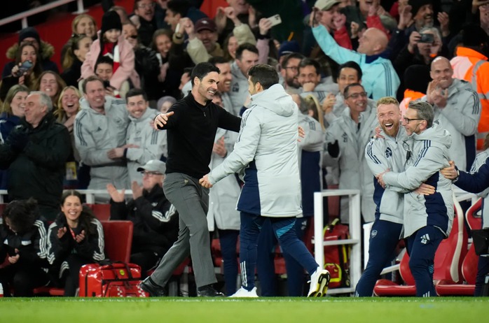 HLV Arteta nói gì về “linh cảm” đặc biệt về thần đồng 16 tuổi - Ảnh 2.