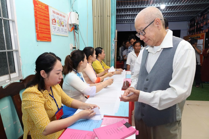 CLIP: Rộn r&agrave;ng ng&agrave;y bầu cử tại Cần Thơ, Vĩnh Long, An Giang, T&acirc;y Ninh - Ảnh 5.