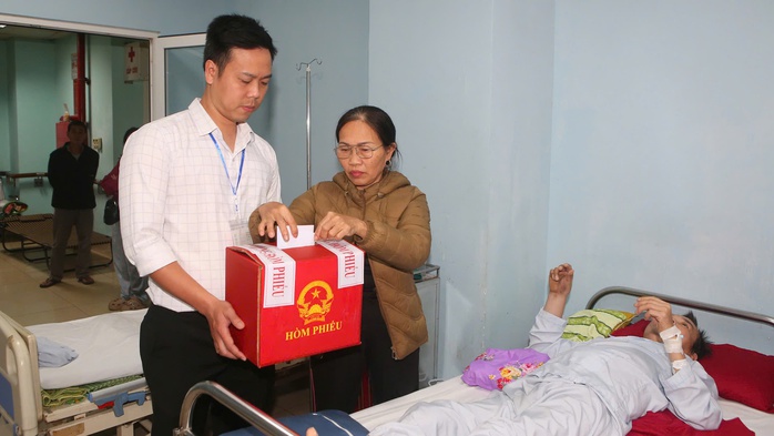 Đã có 10 xã, phường ở Huế có 100% cử tri đi bỏ phiếu - Ảnh 2.