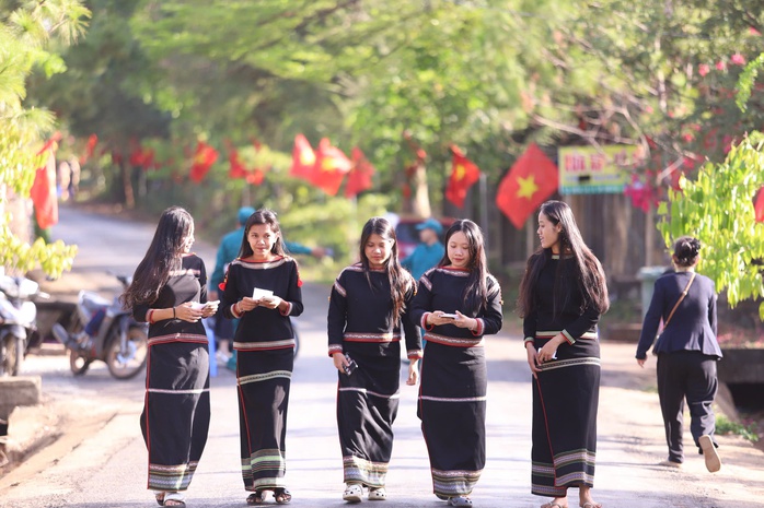 Chung sức đồng lòng kiến tạo tương lai - Ảnh 13.