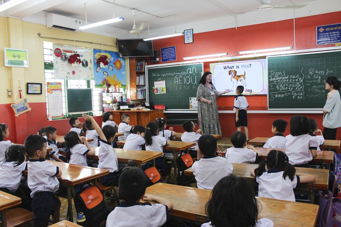 Tuyển sinh lớp 1, 6 ở TPHCM: Học sinh tr&uacute;ng tuyển tiếng Anh t&iacute;ch hợp được c&ocirc;ng bố trước  - Ảnh 1.