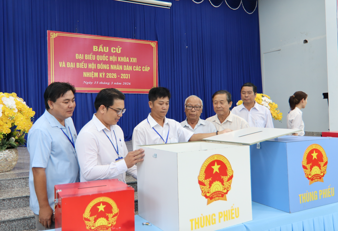 Cử tri xã đảo Thạnh An hào hứng tham gia bầu cử đại biểu Quốc hội năm 2026 - Ảnh 2. Cử tri xã đảo Thạnh An hào hứng tham gia bầu cử đại biểu Quốc hội năm 2026 - Ảnh 2.