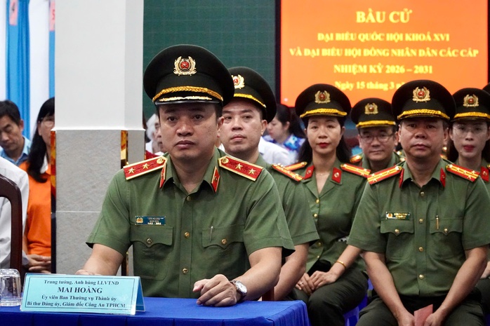 Công an TPHCM tham gia bầu cử - Ảnh 1.