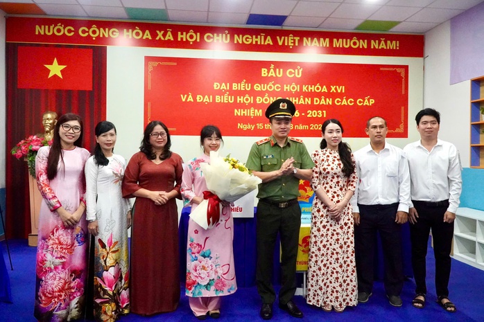 Công an TPHCM tham gia bầu cử - Ảnh 6.