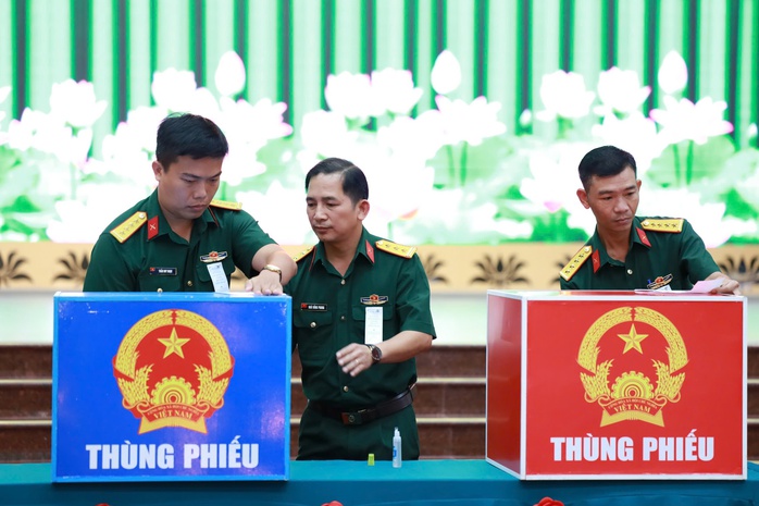 Lực lượng vũ trang TPHCM tham gia bầu cử - Ảnh 9.