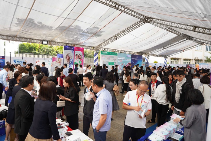 Hơn 100 b&aacute;o c&aacute;o khoa học chuy&ecirc;n s&acirc;u chia sẻ tri thức y khoa hiện đại - Ảnh 3.