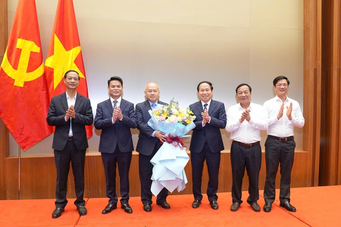 &Ocirc;ng Đỗ Th&agrave;nh Trung giữ chức Ph&oacute; B&iacute; thư Th&agrave;nh ủy Hải Ph&ograve;ng nhiệm kỳ 2025 - 2030 - Ảnh 3.