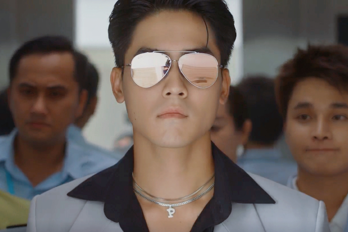 L&ecirc; Phương lả lơi, n&oacute;ng bỏng nhưng Quốc Huy nh&igrave;n l&agrave; cười - Ảnh 5.