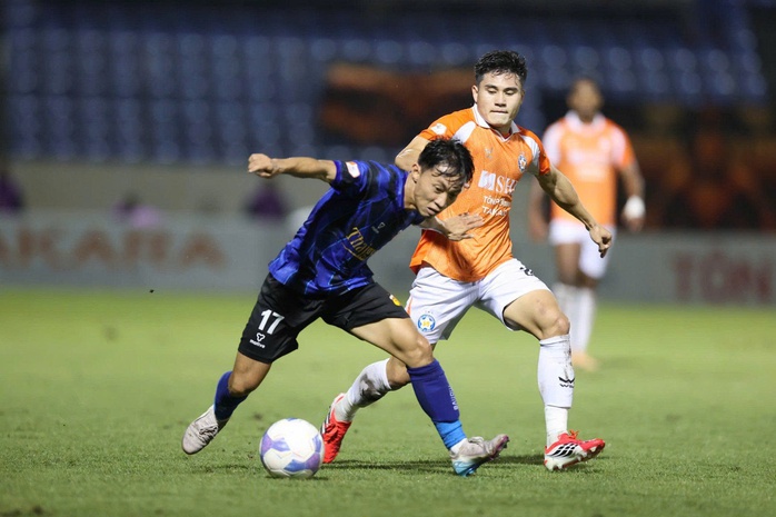 Ninh Bình tiếp tục hụt hơi, PVF-CAND thay tướng chưa đổi vận - Ảnh 2.