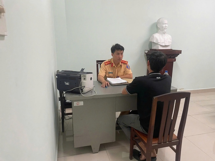 Xử phạt nhiều người n&oacute;i sai về lực lượng CSGT TPHCM - Ảnh 1.