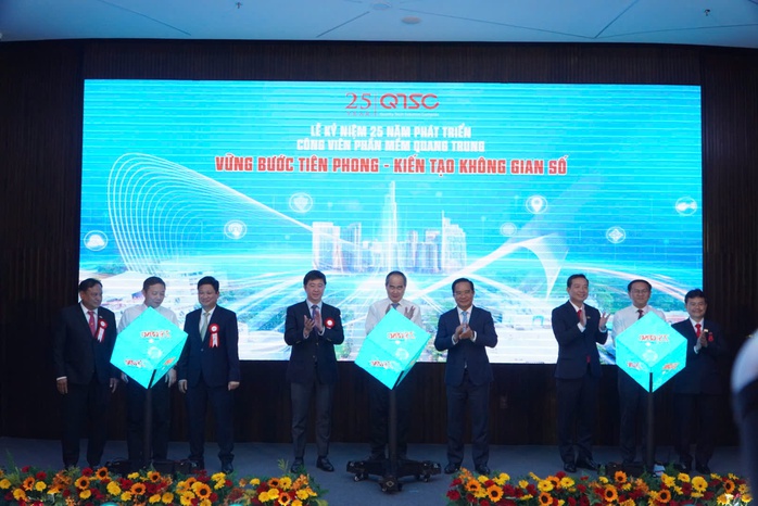 Chủ tịch UBND TPHCM giao 3 "đơn đặt h&agrave;ng" lớn cho C&ocirc;ng vi&ecirc;n phần mềm Quang Trung   - Ảnh 4.