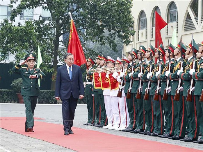 Tổng B&iacute; thư T&ocirc; L&acirc;m nhấn mạnh Đo&agrave;n kết , bản lĩnh v&agrave; đổi mới trong ph&aacute;t triển gi&aacute;o dục quốc ph&ograve;ng - Ảnh 1.