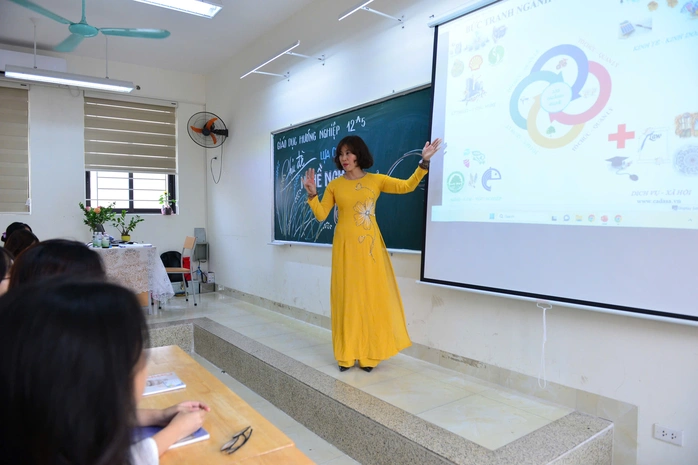 Bộ GD-ĐT sẽ sửa quy định về dạy th&ecirc;m, học th&ecirc;m - Ảnh 1.