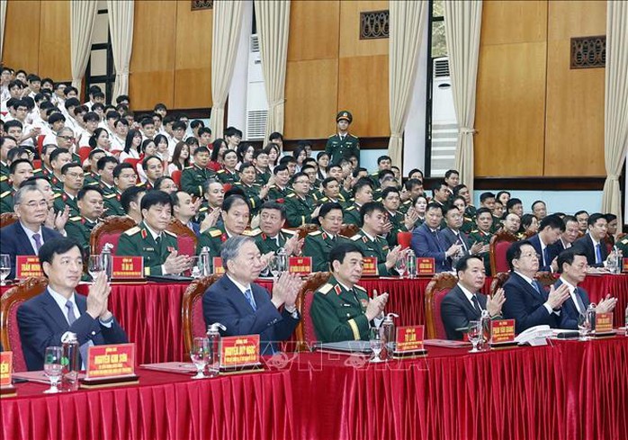 Tổng B&iacute; thư T&ocirc; L&acirc;m nhấn mạnh Đo&agrave;n kết , bản lĩnh v&agrave; đổi mới trong ph&aacute;t triển gi&aacute;o dục quốc ph&ograve;ng - Ảnh 3.