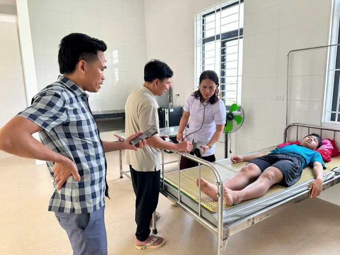 Ứng cứu kịp thời nam sinh lớp 8 đang chới với dưới đập nước - Ảnh 1.