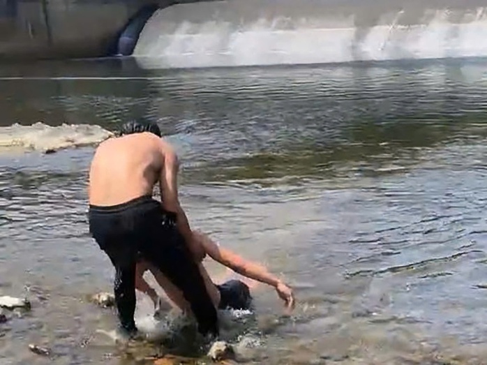 Ứng cứu kịp thời nam sinh lớp 8 đang chới với dưới đập nước - Ảnh 2.