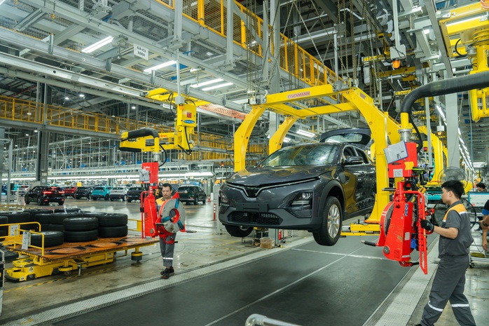 VinFast bán gần 200 . 000 Ô tô điện và xe máy điện VinFast trong năm 2025 - Ảnh 1.