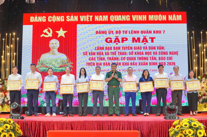 Đưa c&ocirc;ng t&aacute;c tuy&ecirc;n truyền về Qu&acirc;n khu 7 đi v&agrave;o thực chất, hiệu quả cao - Ảnh 1.