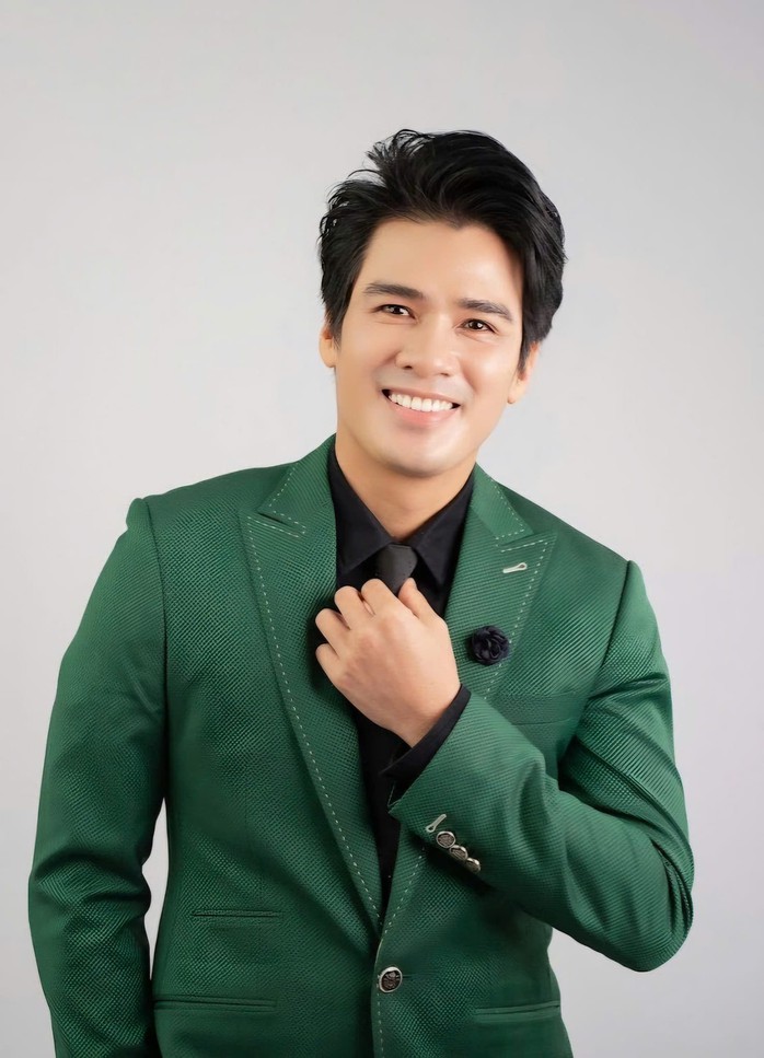 Nghệ sĩ Minh Hải, h&aacute;o hức t&aacute;i diễn vở "Nợ nước non", h&oacute;a th&acirc;n nh&acirc;n vật B&aacute;c Hồ tr&ecirc;n s&acirc;n khấu - Ảnh 3.