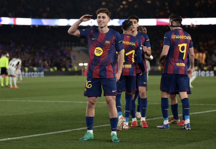 Barcelona thắng "hủy diệt" Newcastle, thẳng tiến tứ kết Champions League - Ảnh 6.