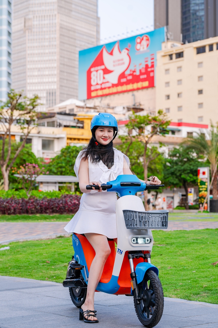 VIDEO: Th&iacute;ch th&uacute; chạy quanh trung t&acirc;m TPHCM với xe đạp điện miễn ph&iacute; - Ảnh 2.