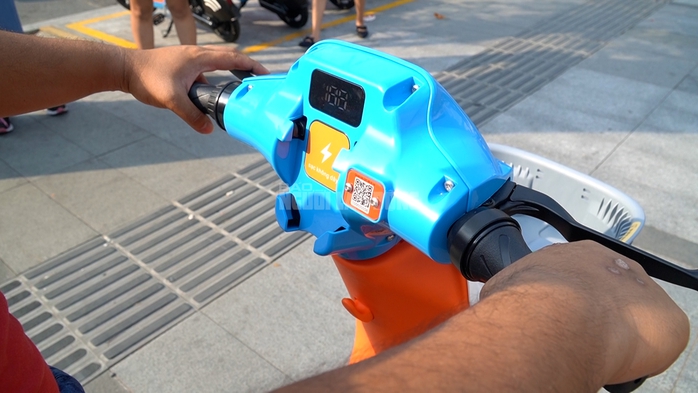 VIDEO: Th&iacute;ch th&uacute; chạy quanh trung t&acirc;m TPHCM với xe đạp điện miễn ph&iacute; - Ảnh 4.